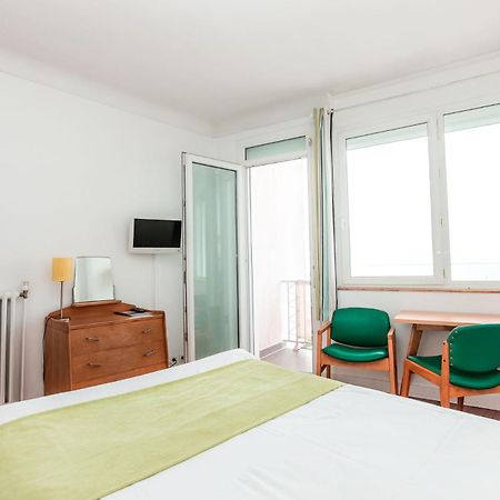 Hotel Le Trident Thyrse รัวย็อง ภายนอก รูปภาพ
