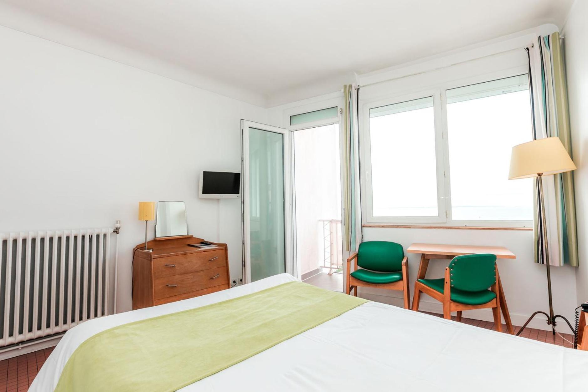 Hotel Le Trident Thyrse รัวย็อง ภายนอก รูปภาพ