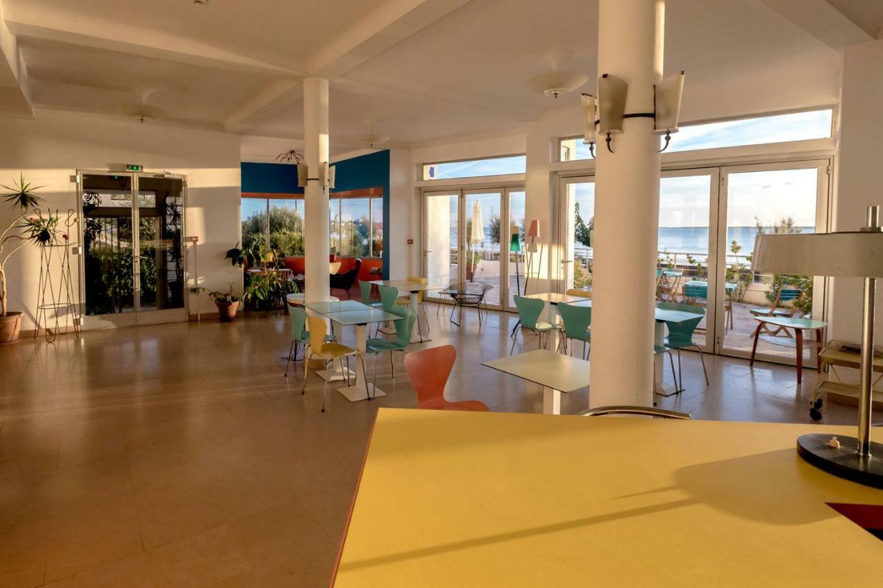 Hotel Le Trident Thyrse รัวย็อง ภายนอก รูปภาพ